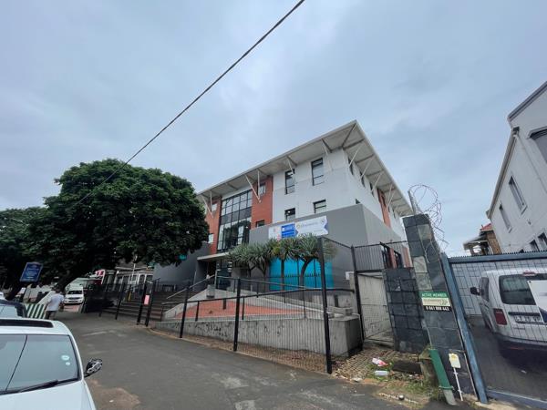 112  m² Commercial space