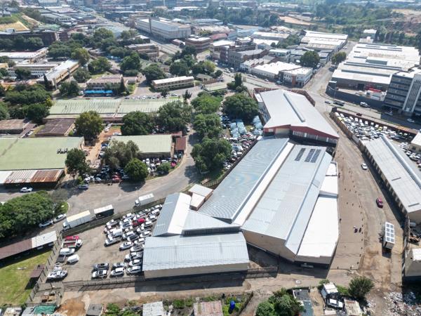 15 570  m² Industrial space