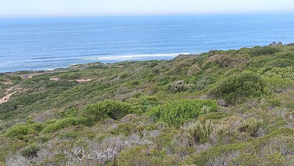 3 040 m² Land
