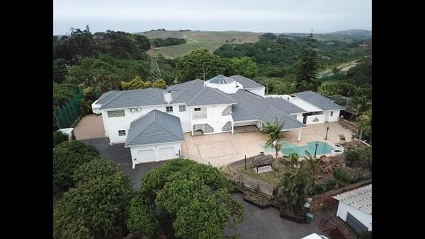 2 500  m² Commercial space