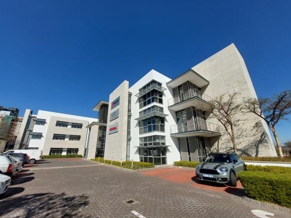 536  m² Commercial space