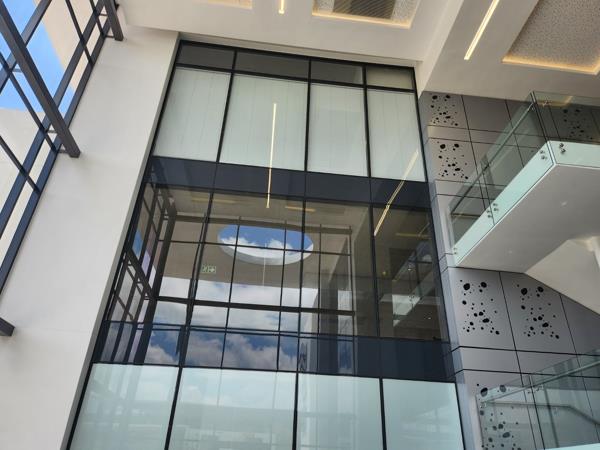 442  m² Commercial space