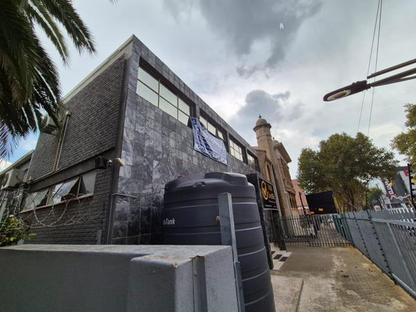 2 011  m² Commercial space