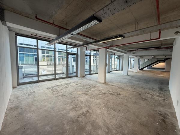 1 305 m² Commercial space