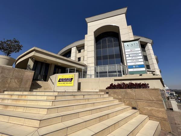 438  m² Commercial space