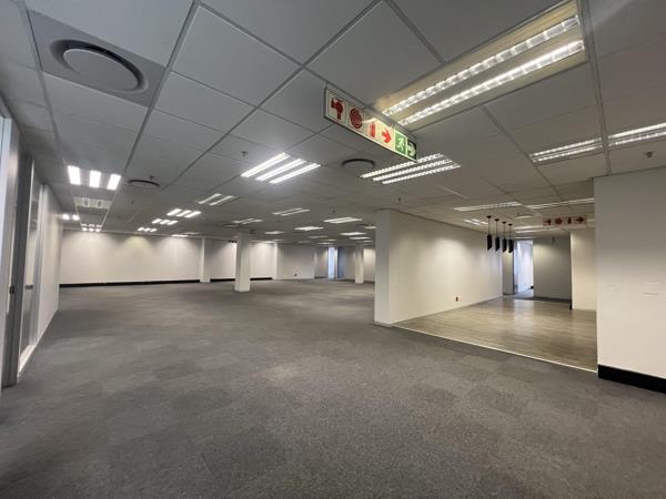 712  m² Commercial space