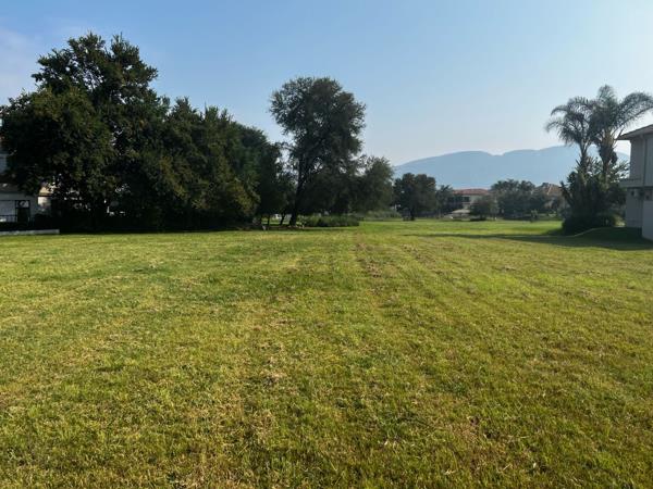 785 m² Land