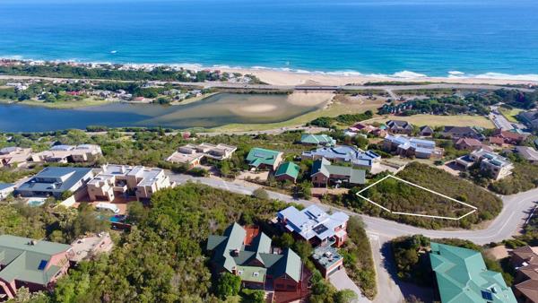 842 m² Land