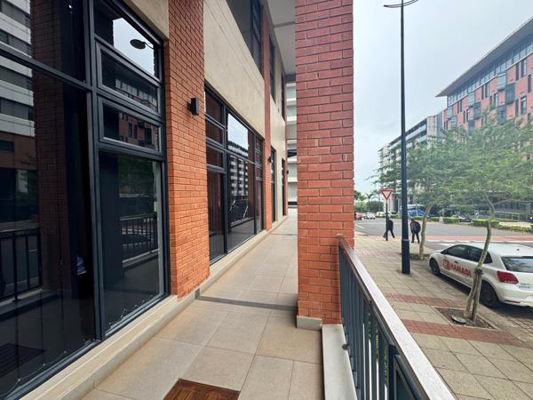 104  m² Commercial space