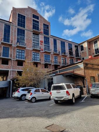 152  m² Commercial space