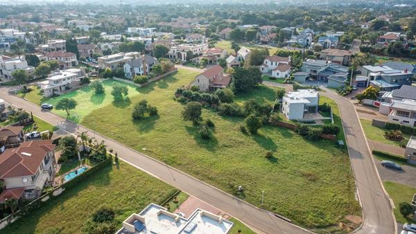 930 m² Land