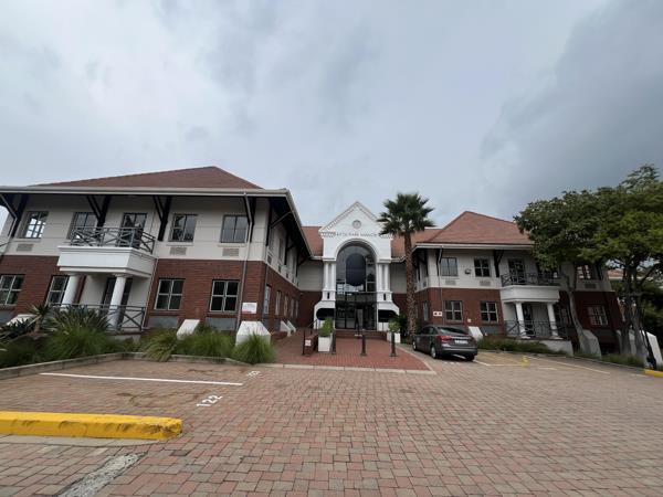 472 m² Commercial space