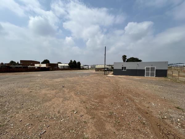 3 000  m² Industrial space