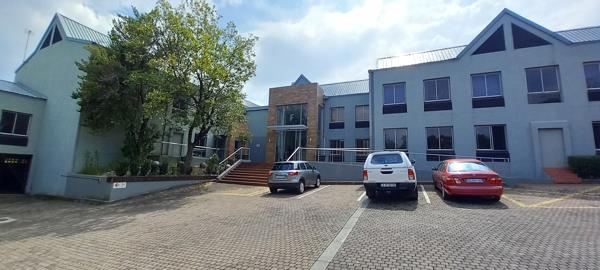 239  m² Commercial space