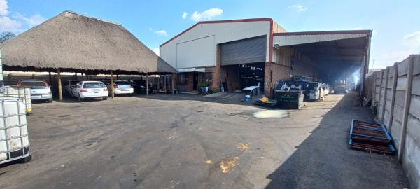 1 100  m² Industrial space