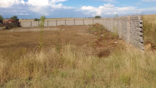 1 000 m² Land