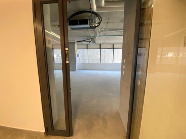 704 m² Office Space