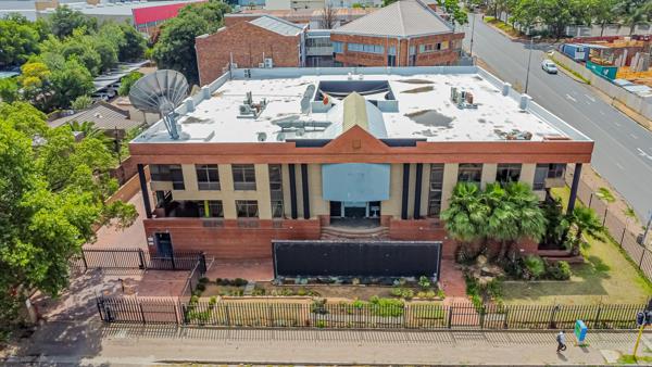 790  m² Commercial space