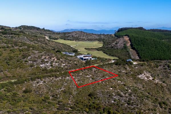 3 369 m² Land
