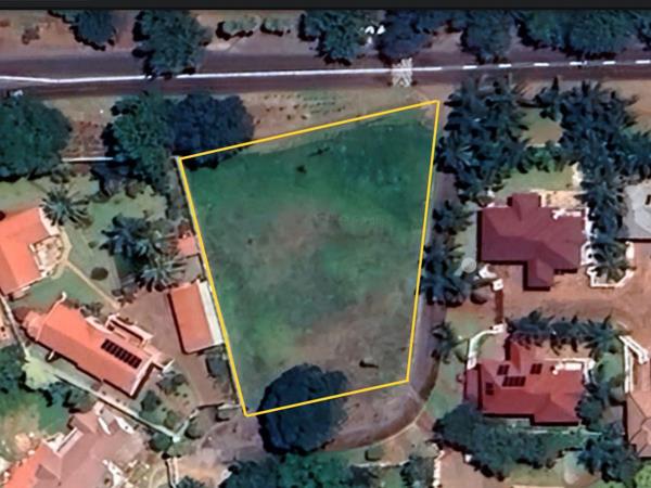 1 740 m² Land