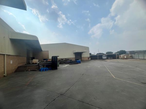 2 600  m² Industrial space