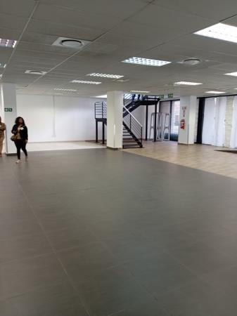 443  m² Retail Space