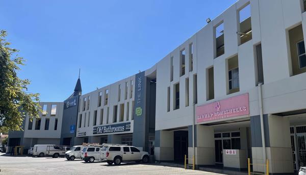 346 m² Commercial space