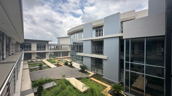 141 m² Commercial space