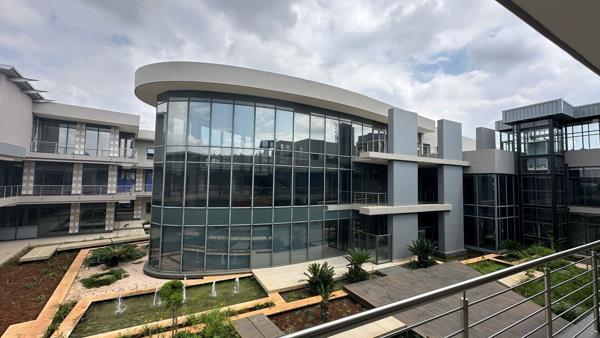 166  m² Commercial space