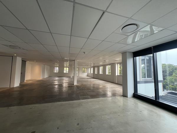 302 m² Commercial space