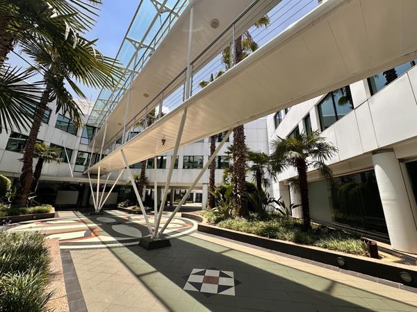 2 079  m² Commercial space