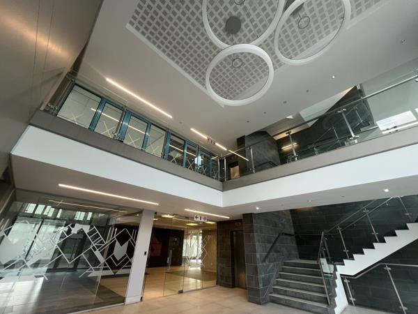 3 438  m² Commercial space