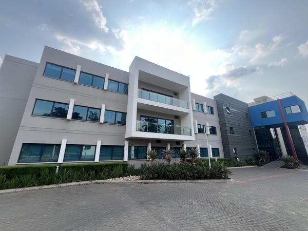 3 438  m² Commercial space