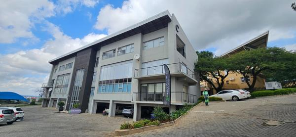 365  m² Commercial space