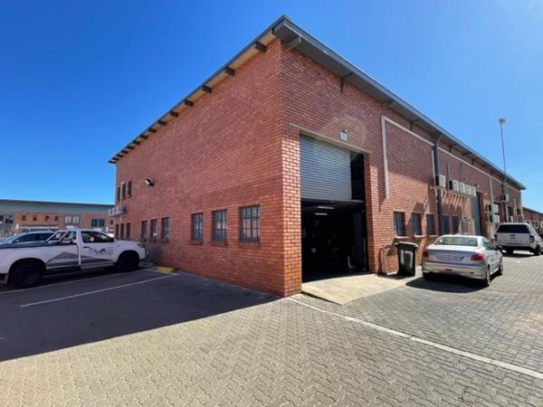318  m² Industrial space