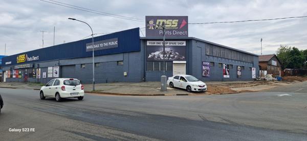 2 900  m² Commercial space