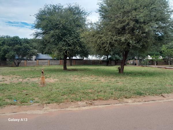 1 056 m² Land