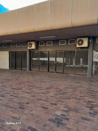 156  m² Commercial space