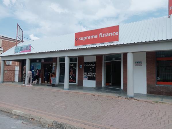 895 m² Commercial space