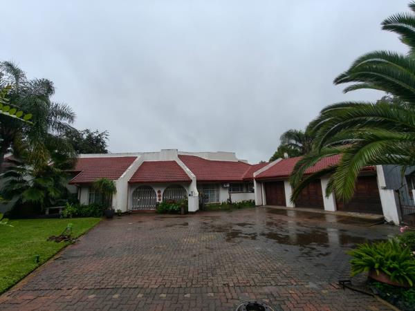 6 Bedroom House