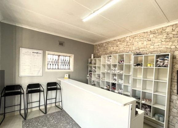 229  m² Commercial space