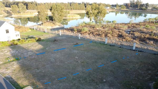 325 m² Land