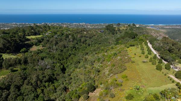 3.3 ha Smallholding