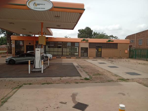 2 013  m² Commercial space