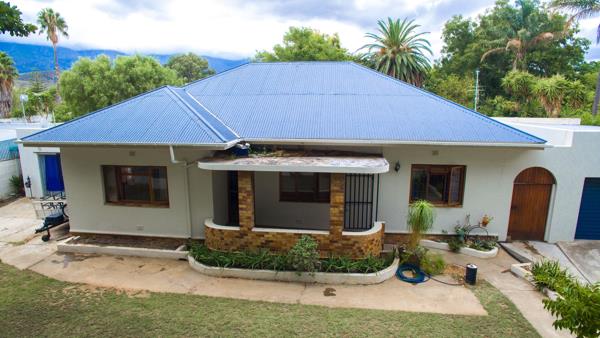 6 Bedroom House