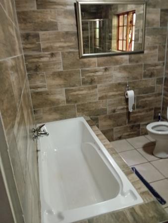 3 000  m² Commercial space