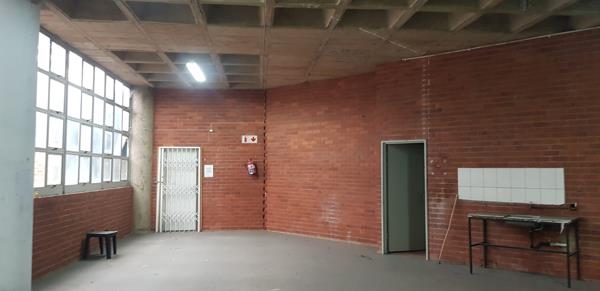 300 m² Commercial space