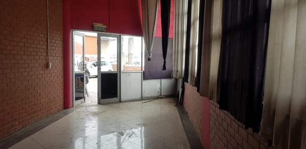 300 m² Commercial space