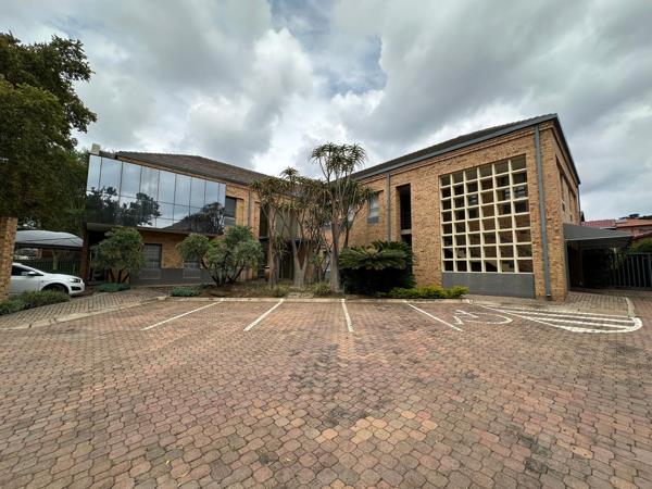 680  m² Commercial space