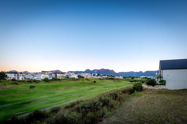 910 m² Land